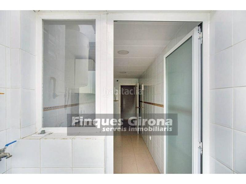 Foto faab58b7-8803-475f-894f-806ca7209884. Pis amb aparcament piscina a Palau Girona