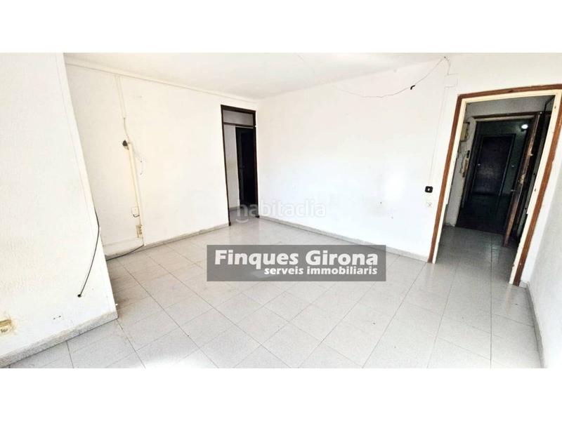 Foto 344fce8d-4c24-4ad2-aa99-9cce73e41d05. Pis a Centre Salt