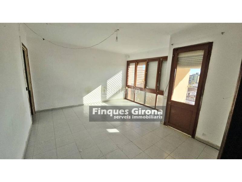 Foto 3b1733ac-6ac6-4598-8ecf-e270c176bd93. Pis a Centre Salt