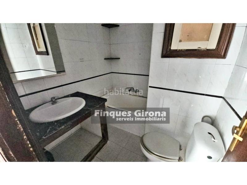 Foto dab00850-1293-4869-8bfb-77cec2149d87. Pis a Centre Salt