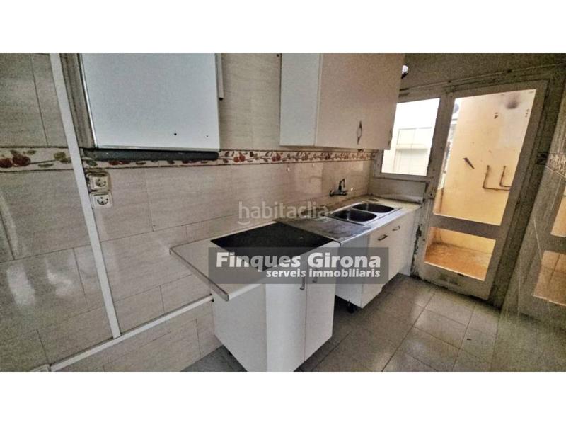 Foto efa6825c-a9d8-41c8-a35b-5c3b308fab2b. Pis a Centre Salt