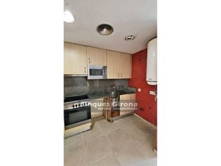 Appartamento  Calle isidre rosell i gimbern. Piso una habitación en celrà  parquing incluido en el precio!!