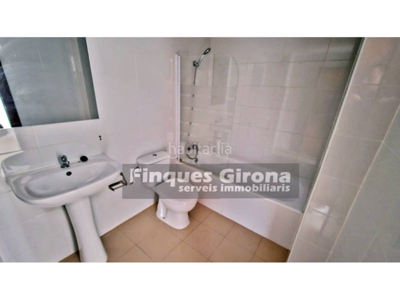 Foto 108492c6-0233-4240-805c-1517daf12e30. Pis amb aparcament piscina a Palau Girona