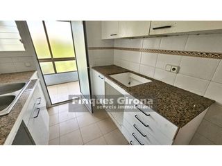 Pis  Calle jocs olímpics de barcelona. Piso  parking en venta en montilivipalau girona