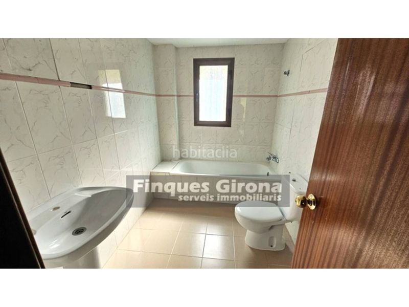 Foto 406ac620-92c2-497e-a97d-a2d6cdcd360d. Pis amb aparcament piscina a Palau Girona