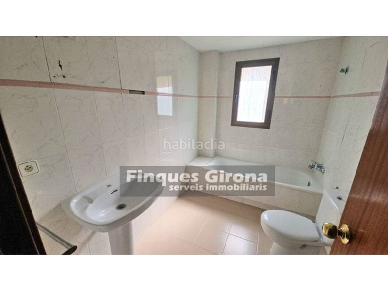 Foto dfa6f577-e003-4747-8627-160677ddabf6. Pis amb aparcament piscina a Palau Girona