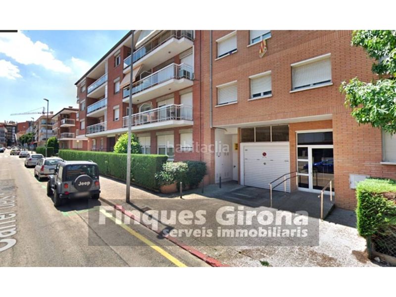 Foto 30f3bd87-0031-4206-b3d4-a1e7092c9c9a. Aparcament cotxe a La Devesa Girona