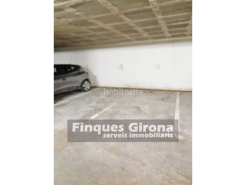Foto 4a86b69a-1761-4f62-b44a-6d32dca79842. Aparcament cotxe a La Devesa Girona