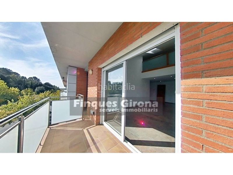 Foto 72c2c083-c0ea-4267-a781-d41b7d7ef162. Dúplex amb calefacció aparcament a Eixample Sud-Migdia Girona