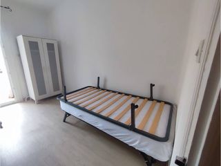 Lloguer Pis  Calle sant joan baptista de la salle. Piso grande de 5 habitaciones para estudiantes en eixample norte