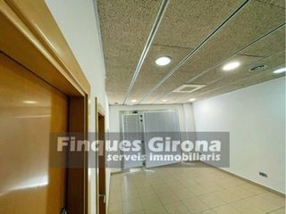 Lloguer Local Comercial a Eixample Sud-Migdia. Local en alquiler en migdia casernes17003