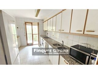 Etagenwohnung in Plaza Tres de Març
