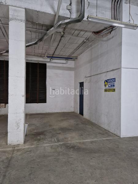 Foto 3da59535-eff5-45d9-bf29-b4109237024e. Parking coche en Moguer