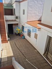 Haus in Moguer. Gran casa con garaje para reformar en moguer