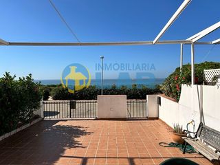 Rent House in Mazagón. Alquiler solo julio de casa adosada en urb. chicago