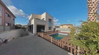 Casa a La Collada-Sis Camins. Chalet adosado en venta vilanova i la geltrú