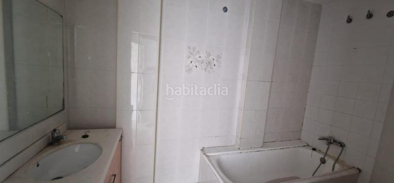 Foto 4b660a46-d37a-4c43-a4fa-0951373e6a20. Piso  en venta en avda roureda 114m2 en La Roureda Viladecans