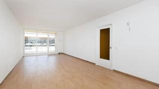 Flat  Carrer de pompeu fabra. Piso  alquilado actualmente oportunidad de inversión viladecans