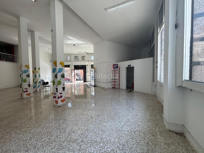 Foto 184e9b99-e80b-4f47-b5dc-ce6a9e41445e. Local comercial a La Roureda Viladecans