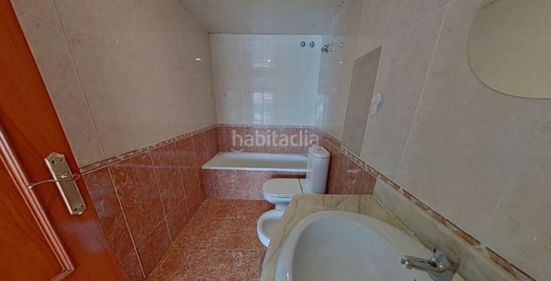 Foto 9ddbcc2a-8549-4a0c-aa00-08ec50ac5daf. Casa amb aparcament a Passeig Maragall Gavà