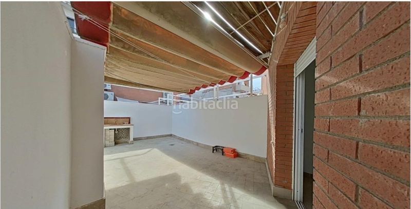 Foto de842080-8c26-484b-a219-7dd8165d8bec. Casa amb aparcament a Passeig Maragall Gavà