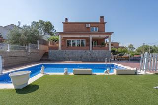 Chalet in Vacarisses. Chalet independiente en venta en vacarisses