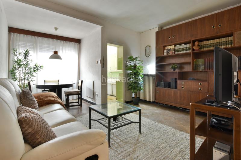 Foto 00864efd-742e-4455-8cf1-d12430746df5. Casa adossada a carrer de l'infant martí 57 a Ca n'Aurell Terrassa