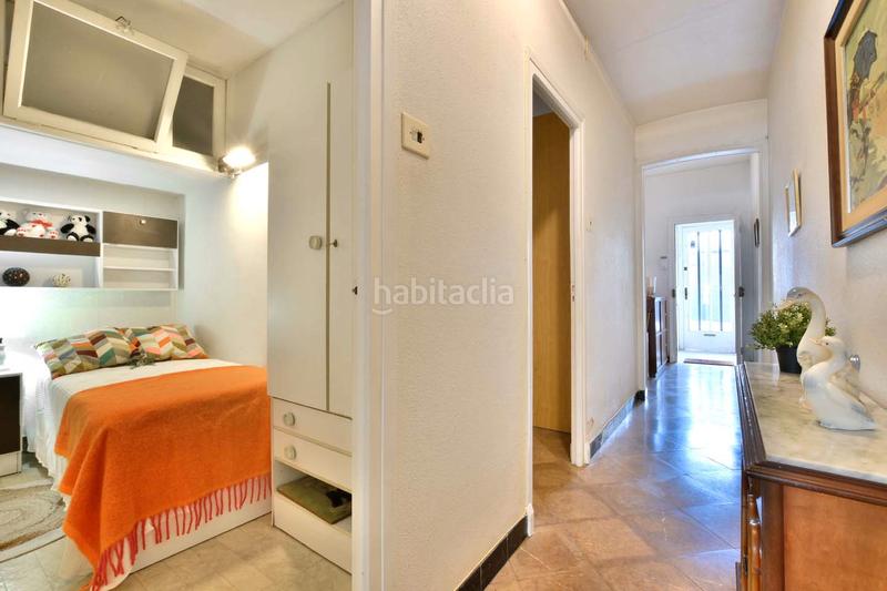 Foto 0acc8232-da4b-43e3-a78c-e06cf57cbf43. Casa adossada a carrer de l'infant martí 57 a Ca n'Aurell Terrassa