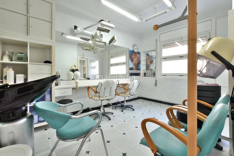 Foto 0def2310-dbde-4f05-a46f-711f1bb7759f. Casa adossada a carrer de l'infant martí 57 a Ca n'Aurell Terrassa