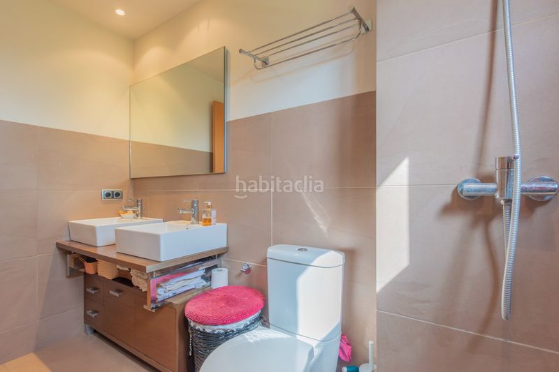 Foto f2d0fa9c-c0bd-494c-890f-b90930bcdb3b. Casa aparellada amb calefacció aparcament a Rellinars