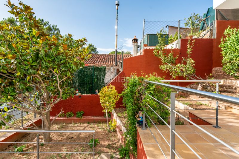 Foto bf99e838-a9df-48b2-b3ed-b64c93ad649c. Xalet amb xemeneia calefacció aparcament piscina a Vacarisses
