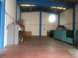 Rent Industrial building  Calle sisones. Se alquila nave industrial en pinto, calle sisones.