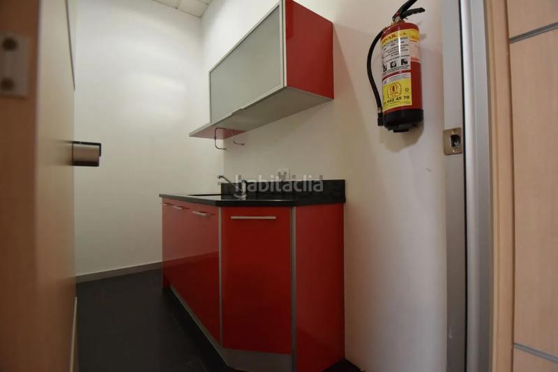 Foto 816ae098-eb8e-4c2f-9cb8-f972bc9b6241. Oficina en calle poeta josé hierro 21 oficina de 253m2, en edificio eboli, en Pinto