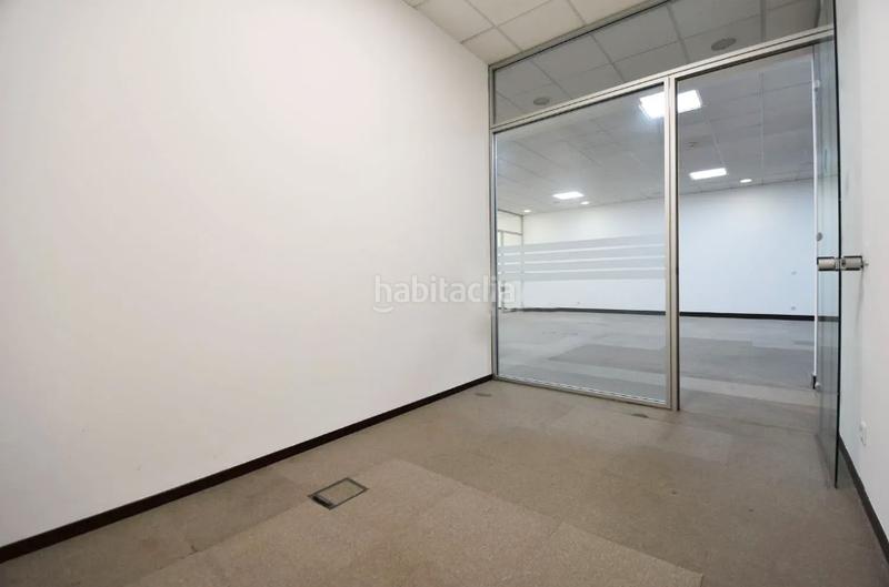Foto 9b9f1a97-0451-4f4d-8865-23b418ce3b54. Oficina en calle poeta josé hierro 21 oficina de 253m2, en edificio eboli, en Pinto