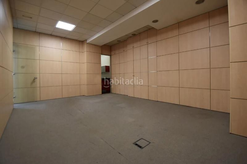 Foto ba566190-6cdd-421a-8362-b035a322f474. Oficina en calle poeta josé hierro 21 oficina de 253m2, en edificio eboli, en Pinto