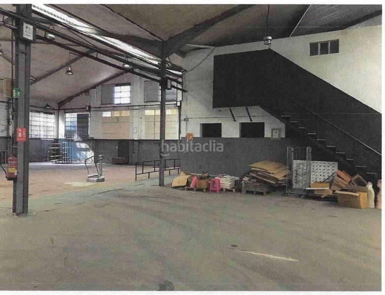 Foto c884cdfd-c038-4c6c-9825-c645bf109655. Nave industrial conjunto de naves industriales en el polígono industrial en Pinto