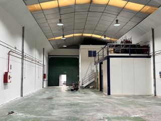 Alquiler Nave industrial en Avenida de las canteras 66. Nave en alquiler en valdemoro