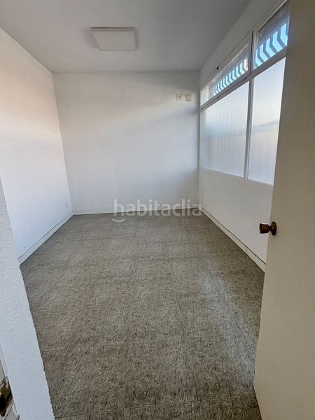 Foto c5e55a71-93c3-4064-9a23-b5f436ab15aa. Rent industrial building in calle cormoranes 2 in Pinto