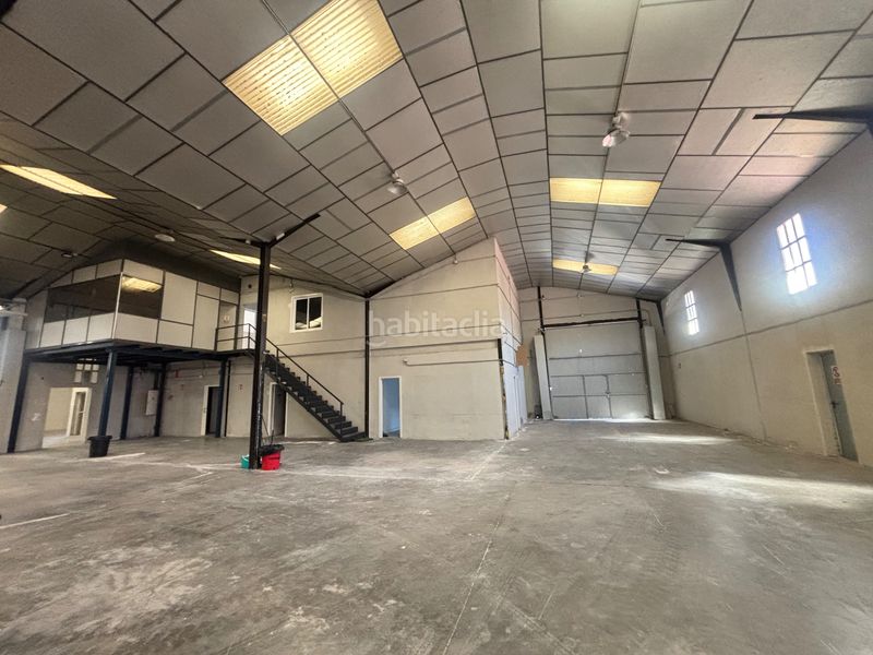 Foto ebb4e896-c94d-4073-bfb5-449eeadc9ec8. Rent industrial building in calle cormoranes 2 in Pinto