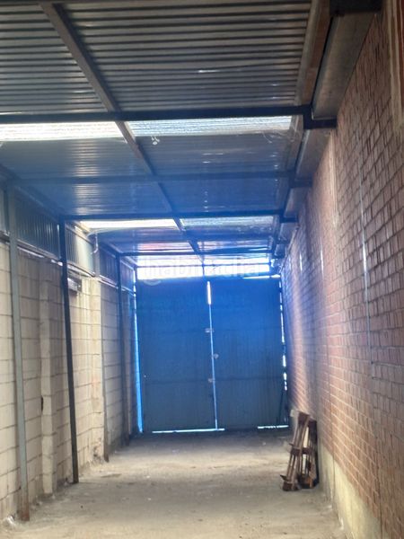 Foto fb1ce8a9-91d1-4b8e-99a5-e51c99349c9a. Rent industrial building in calle cormoranes 2 in Pinto