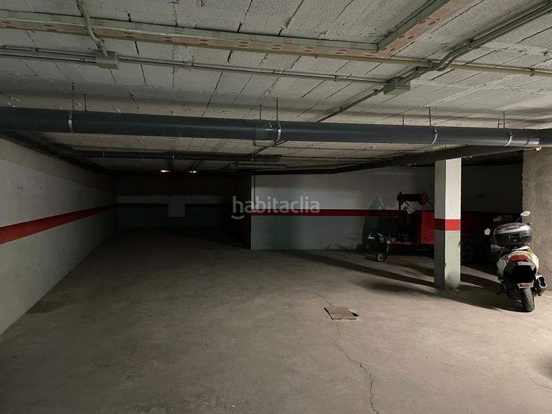 Foto f86b9329-d92d-4e7f-b19a-2a2c1588f47e. Parking voiture dans Mondejar-Junquillos Línea de la Concepción (La)