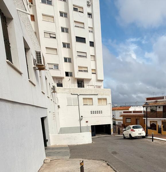 Foto 72c2f8e9-ae98-4fec-b87a-c90818d7f5b6. Parking voiture dans San Roque pueblo San Roque