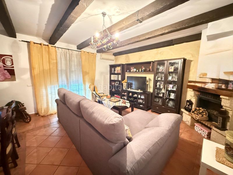 Foto dd6be0bf-f723-48a8-9ae0-b4b977d837e3. Casa a schiera con camino parcheggio in San Roque pueblo San Roque
