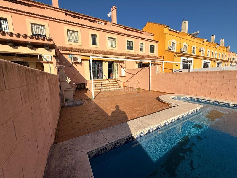 Foto 1b9d0fc4-6571-4521-9dde-d77dfd8a0c18. Casa adossada amb piscina a San García Algeciras