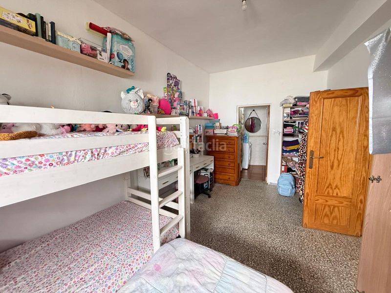 Foto c3188fda-1f0a-4bbc-b0bd-024d1b8586a9. Casa adossada a Taraguilla-Estación San Roque