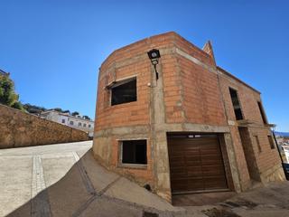 Terreny residencial a Calle calle almazara. Solar en construccion