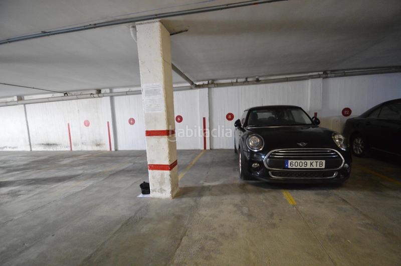 Foto ad6e2988-f9a7-4dd6-b79b-c2c657ee9080. Parking moto plaza parking para motos zapillo en Almería