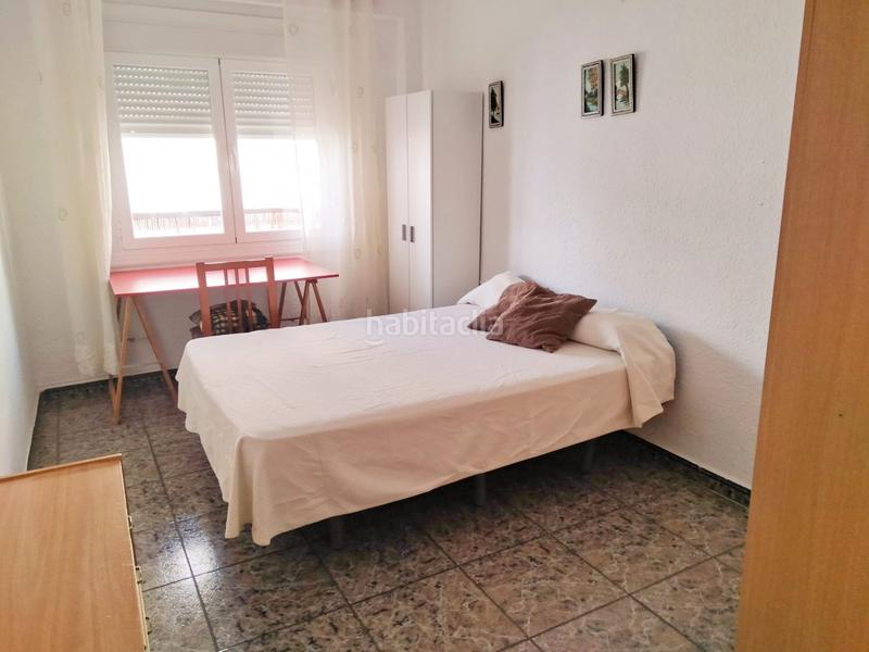 Foto 8d1933b0-c706-4bc4-8cdc-fa1ba861185c. Lloguer pis a calle poeta durban 50 a Ciudad Jardín - Tagarete - El Zapillo Almería