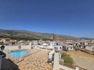 Maison à Calvario 3. Apartamento con parking y  piscina comunitaria en fondón