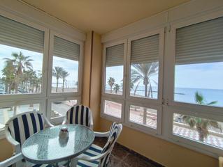 Miete Etagenwohnung in Adra. Alquiler piso larga duración, en primera línea de playa